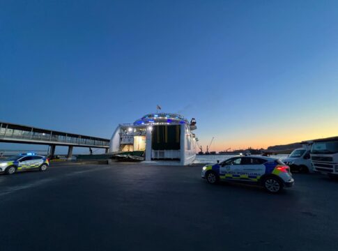 Los puertos de Almería y Carboneras, totalmente operativos tras las incidencias de ayer por el apagón