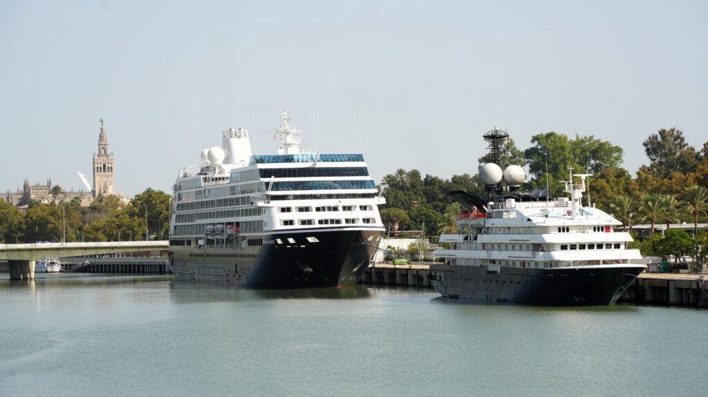 El Puerto de Sevilla recibirá cuatro cruceros durante la Semana Santa