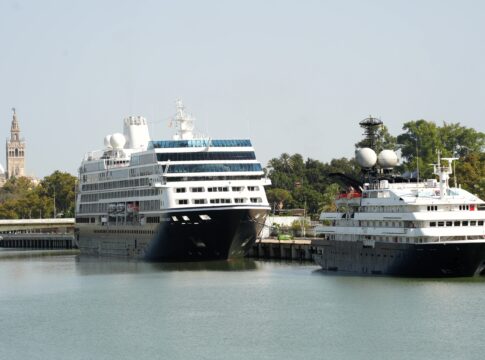 El Puerto de Sevilla recibirá cuatro cruceros durante la Semana Santa