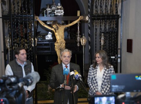 La imagen de Santa María Magdalena de Baena recupera todo su esplendor tras una intervención que ha contado con el apoyo de la Diputación