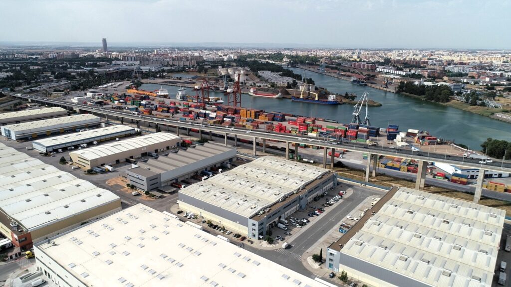 El Puerto de Sevilla refuerza su capacidad logística con dos nuevas naves en la ZAL