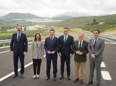 Moreno inaugura la variante de las Angosturas en la A-333 que contribuye al desarrollo económico y turístico de Priego de Córdoba