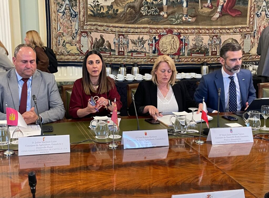 Fernández-Pacheco urge a Planas a defender una PAC “fuerte y robusta”, con mayor presencia de las regiones en su elaboración