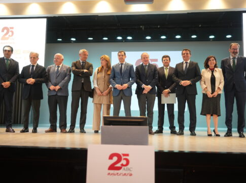 Moreno incide en la necesidad de inversiones para mejorar las infraestructuras y capacidades de la red eléctrica en Andalucía