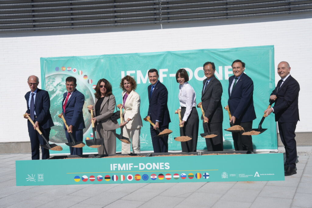 Moreno indica que el acelerador de partículas IFMIF-DONES sitúa a Andalucía en la élite científica y la proyecta como referencia internacional de la investigación