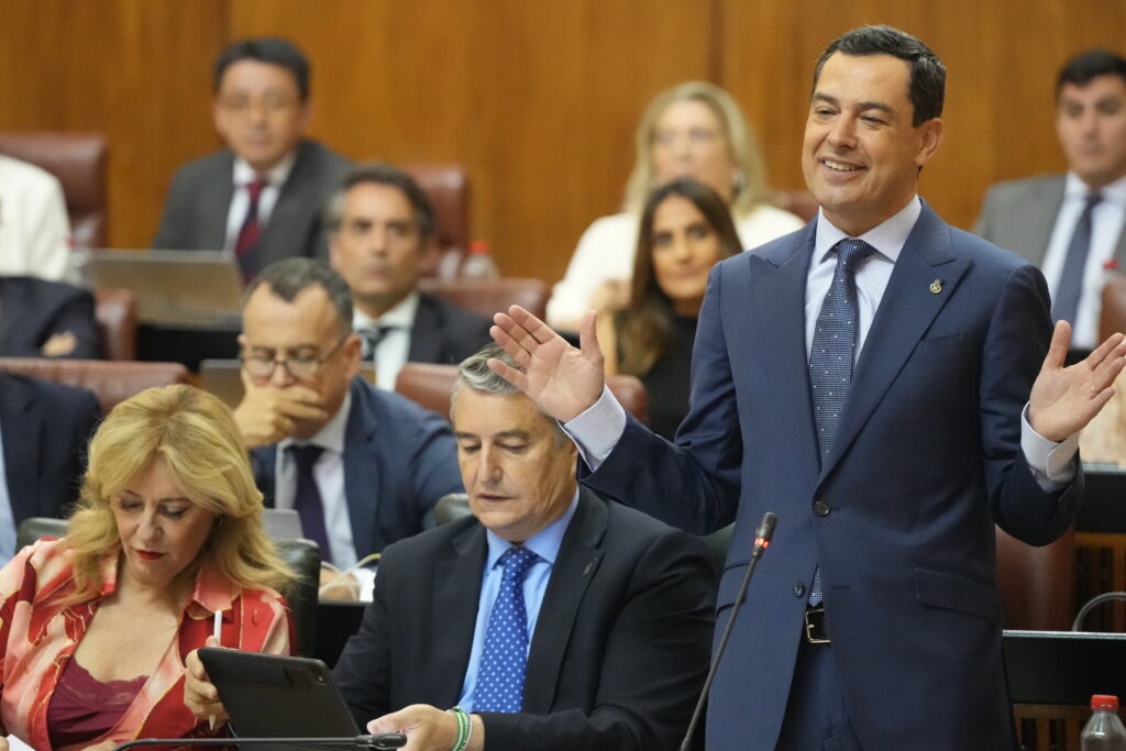 Moreno convoca un debate de política general el próximo 12 de junio en el Parlamento para informar sobre la situación de Andalucía