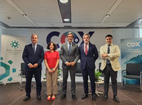 La Junta lanzará un programa para fomentar la producción de combustible sostenible de aviación