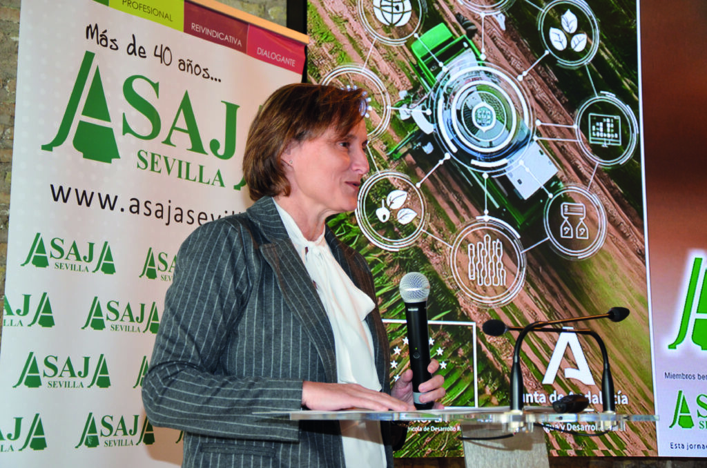 María Morales (ASAJA-Sevilla): "Los aranceles van a obligar a muchas empresas a desplazar la producción a EE.UU. con el consiguiente aumento de costes"