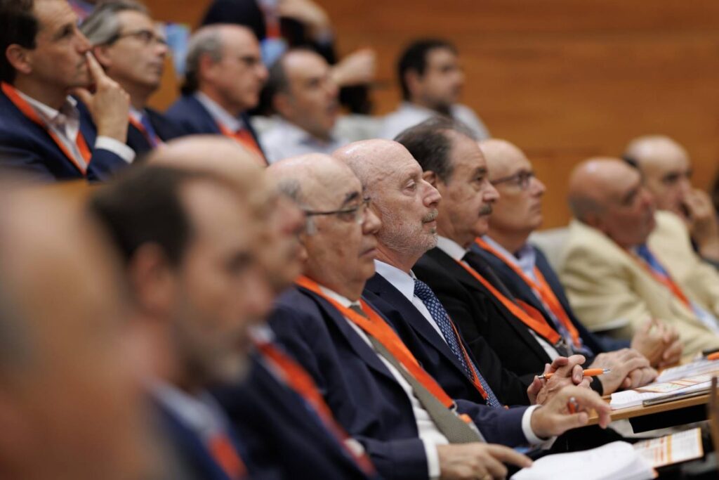 Encuentro entre ingenieros y empresarios andaluces para debatir sobre el talento y la productividad en las empresas