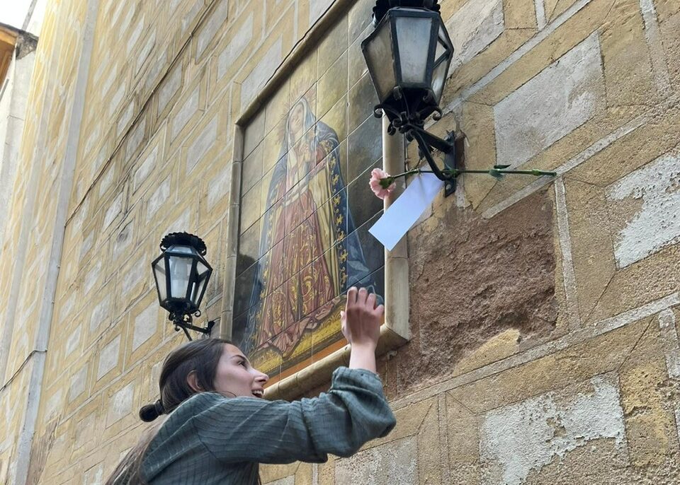 Ribamar recorre las calles de Sevilla en busca de María en el año de la Esperanza