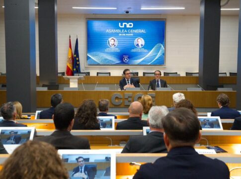 El ministro Cuerpo clausura la Asamblea de UNO y reafirma su compromiso con la competitividad del sector logístico