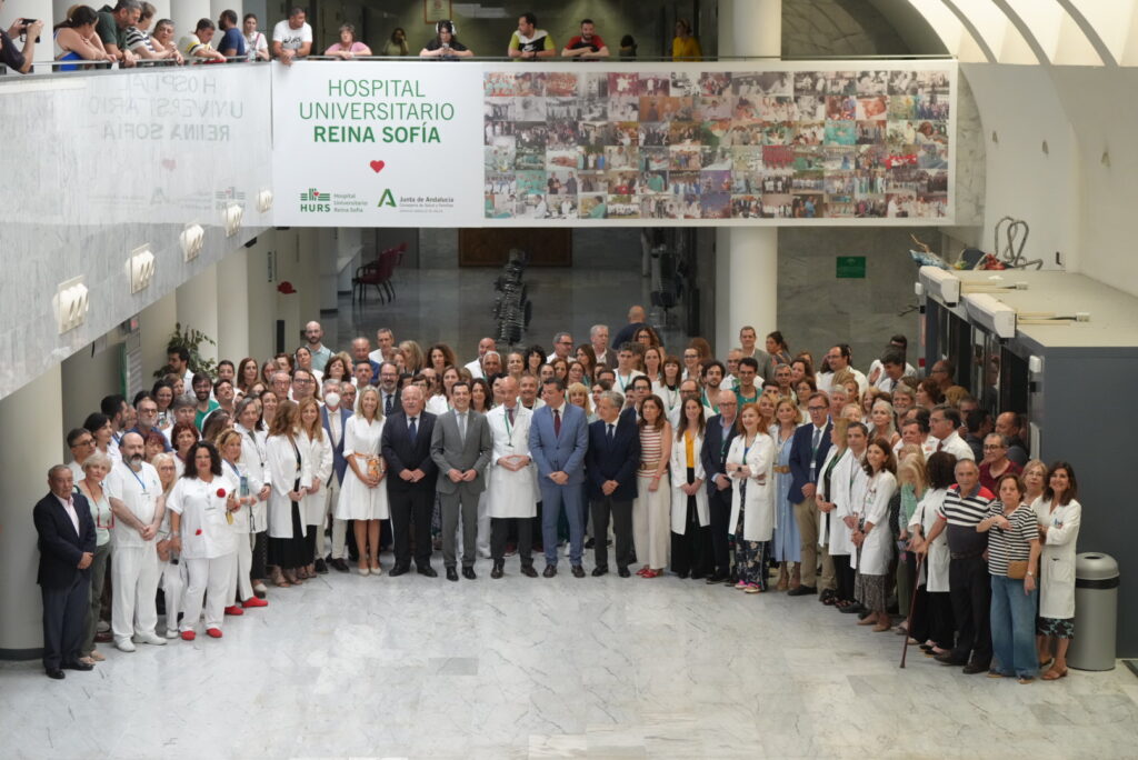 Moreno destaca que Andalucía ha superado en 2024 la cifra récord de 1.222 trasplantes, un 18% más que el año anterior