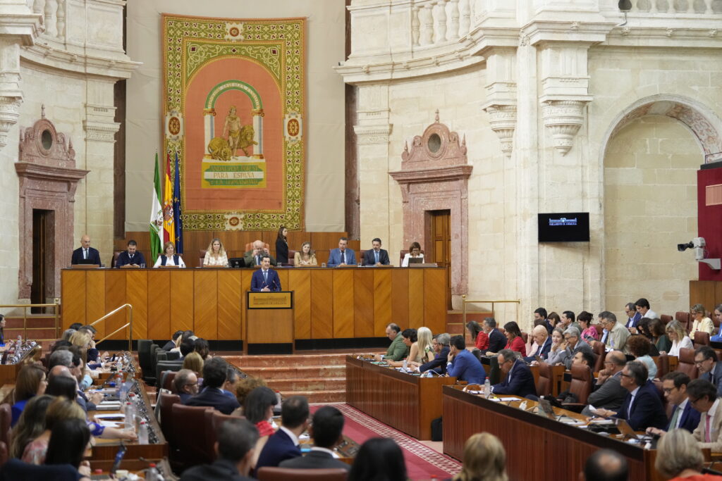 Moreno afirma que Andalucía apuesta por la estabilidad y el diálogo frente al caos, el populismo y la mala gestión