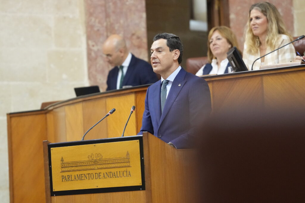 Moreno avanza la creación de 3.000 plazas para personas mayores entre atención residencial y centros de día