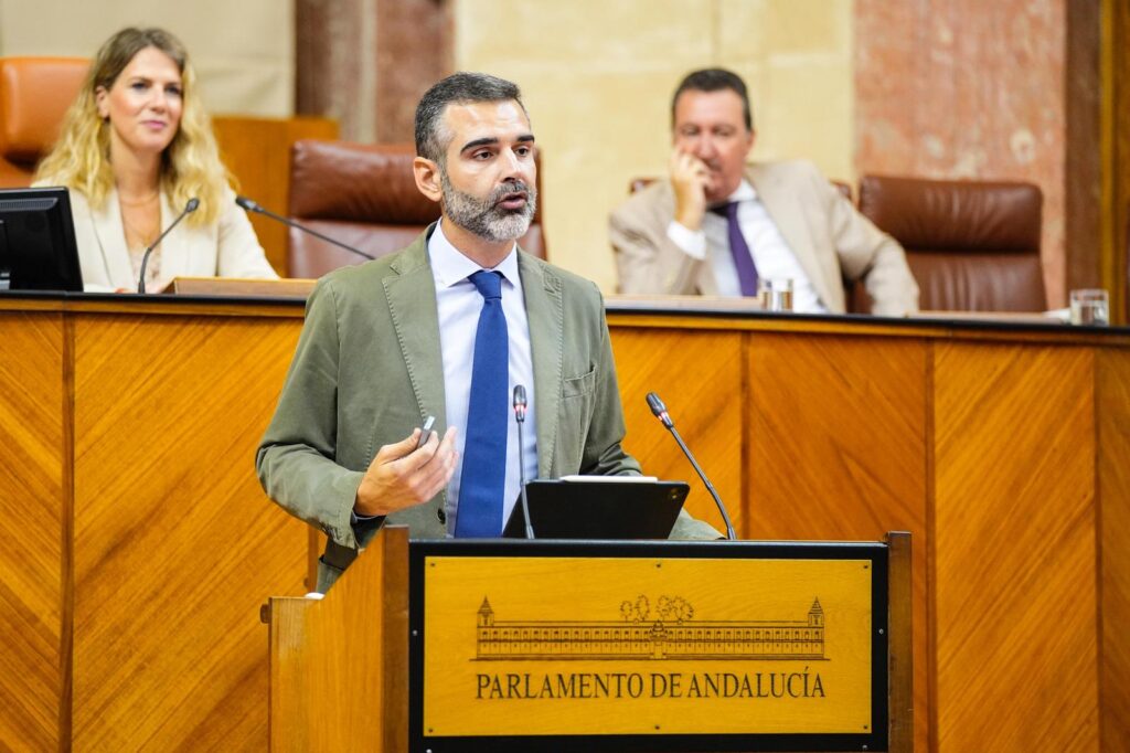 El consejero subraya la unidad de acción de la Junta con el sector en la defensa del campo y la agroindustria