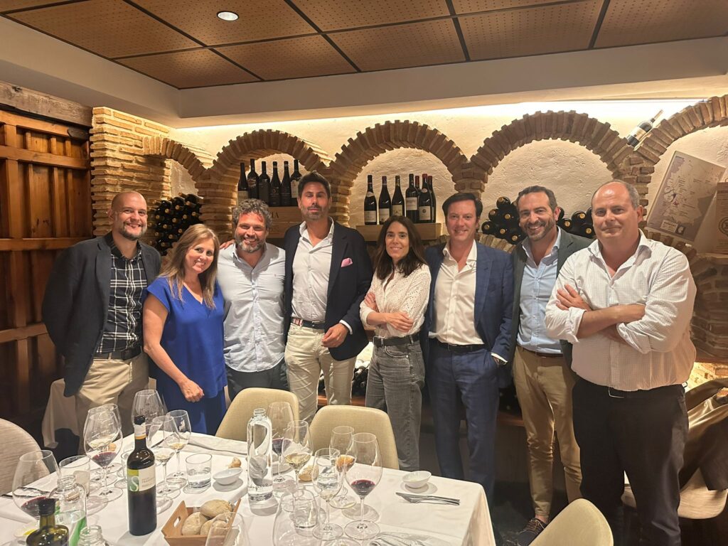 Encuentro entre APECOM Málaga y AEPS Sevilla para promover proyectos conjuntos e impulsar la Asociación Regional de Publicistas Andaluces