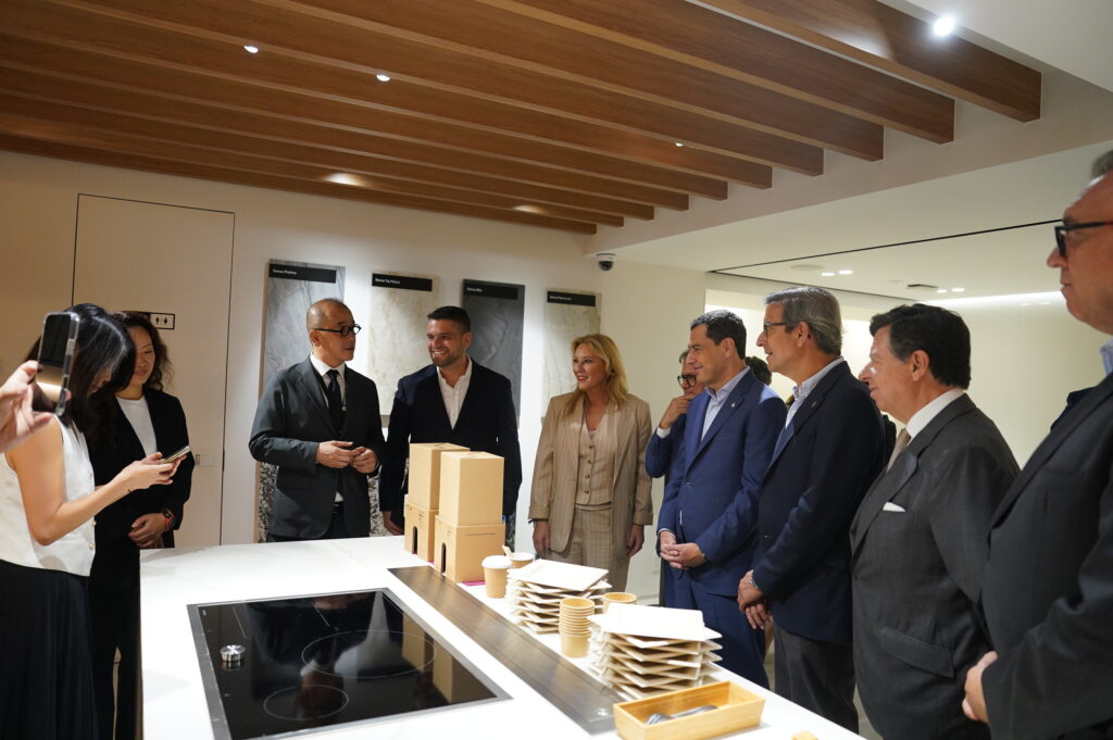 Moreno sobre su viaje a Japón: “El objetivo es estrechar lazos para que Andalucía pueda mostrar su capacidad y proyección económica en el país asiático”