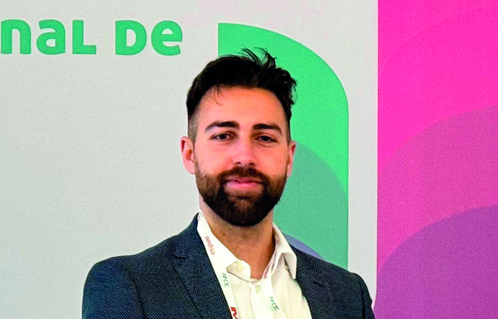 Dentro de los pros de emprender destacaría la ilusión y libertad para poder intentar crear y dar vida a tu sueño