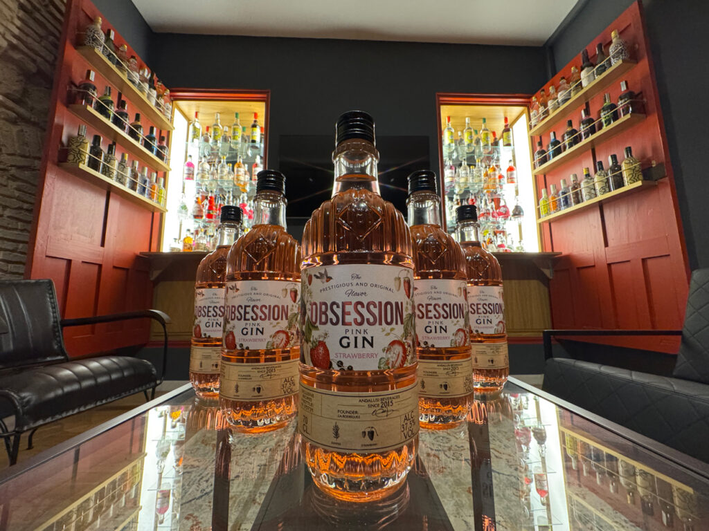 Los creadores de Puerto de Indias lanzan al mercado una nueva ginebra de fresa: Obsession Gin Strawberry