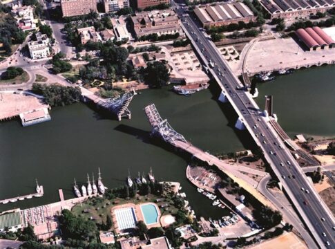 El Puerto de Sevilla licita la redacción del proyecto de restauración del Puente de Alfonso XIII en el Distrito Urbano Portuario