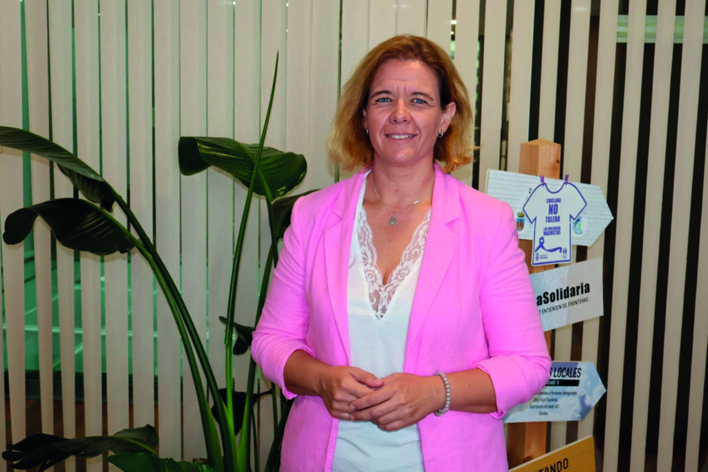 Manuela Pérez: “La estrategia de Chiclana es seguir trabajando por ser un destino de calidad”