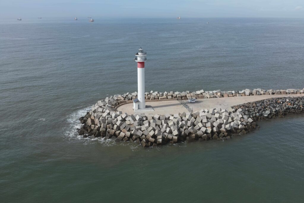 El Puerto de Huelva lidera la innovación en inteligencia artificial portuaria tras promover un sensor de niebla y la transcripción automática de comunicaciones de radio