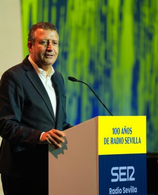JAVIER FERNÁNDEZ EN LOS 100 AÑOS DE RADIO SEVILLA: “LA RADIO ESTÁ MÁS DE MODA QUE NUNCA. ES COMPAÑÍA, ES CERCANÍA Y ESTÁ EN TODAS NUESTRAS CASAS”