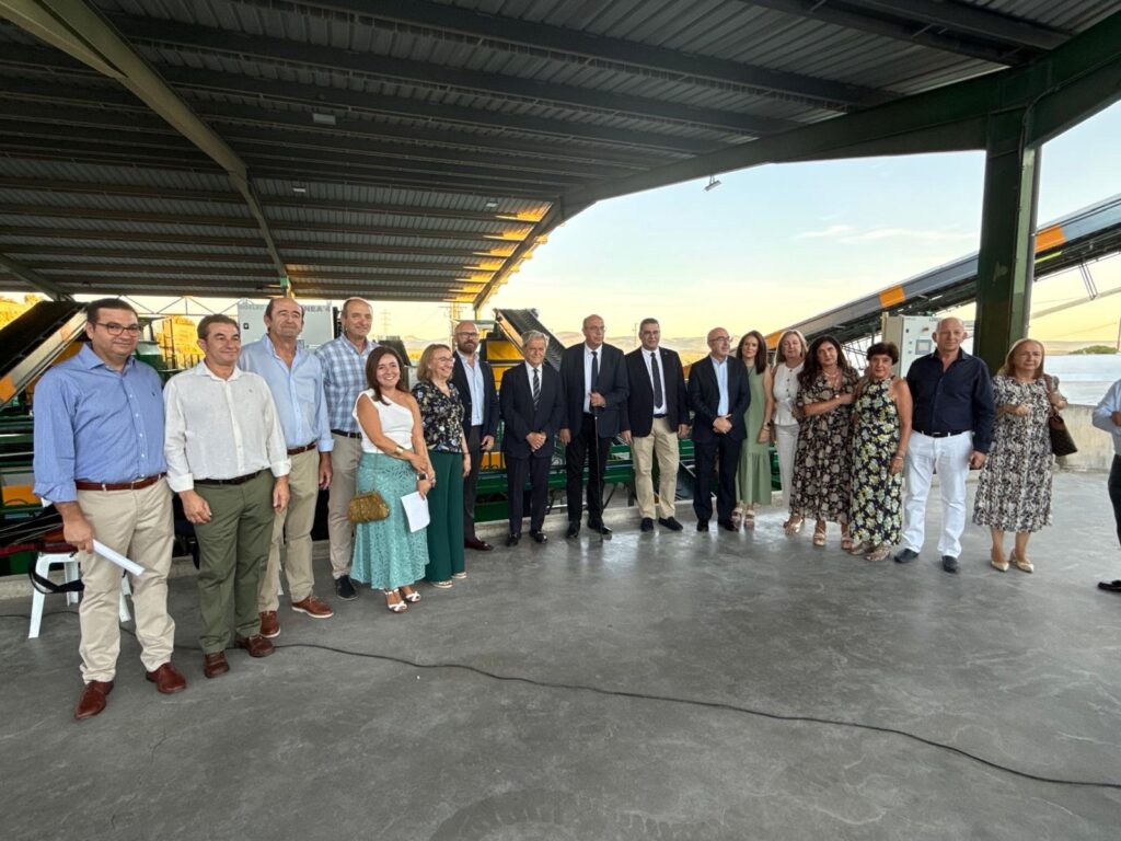 La Diputación de Córdoba resalta el valor de las cooperativas como motor de desarrollo y de trabajo colectivo para afrontar los desafíos del campo