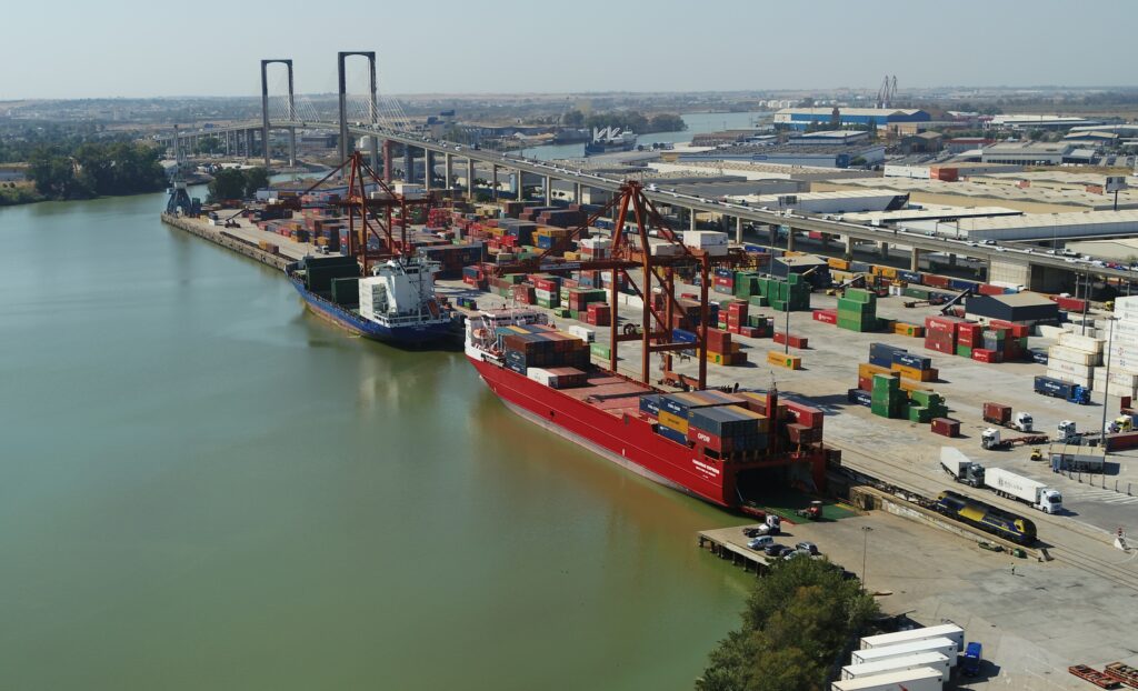 El Puerto de Sevilla refuerza su conexión con Canarias con un nuevo servicio semanal de CMA CGM