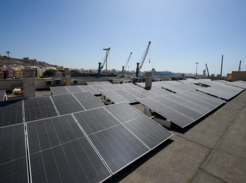 El Puerto de Almería instala una planta solar fotovoltaica para autoconsumo en el PCF