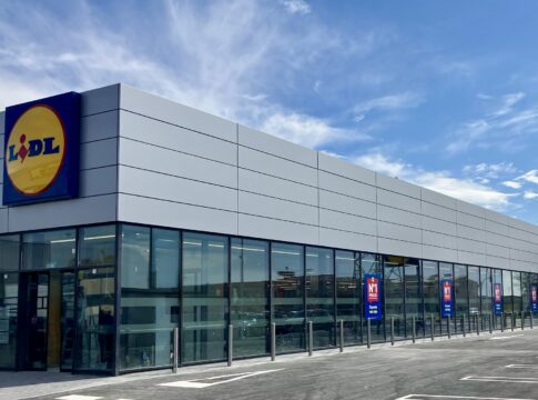 Lidl invierte más de 4 M€ para modernizar su tienda en Atarfe y amplía en casi un 50 % su superficie de ventas