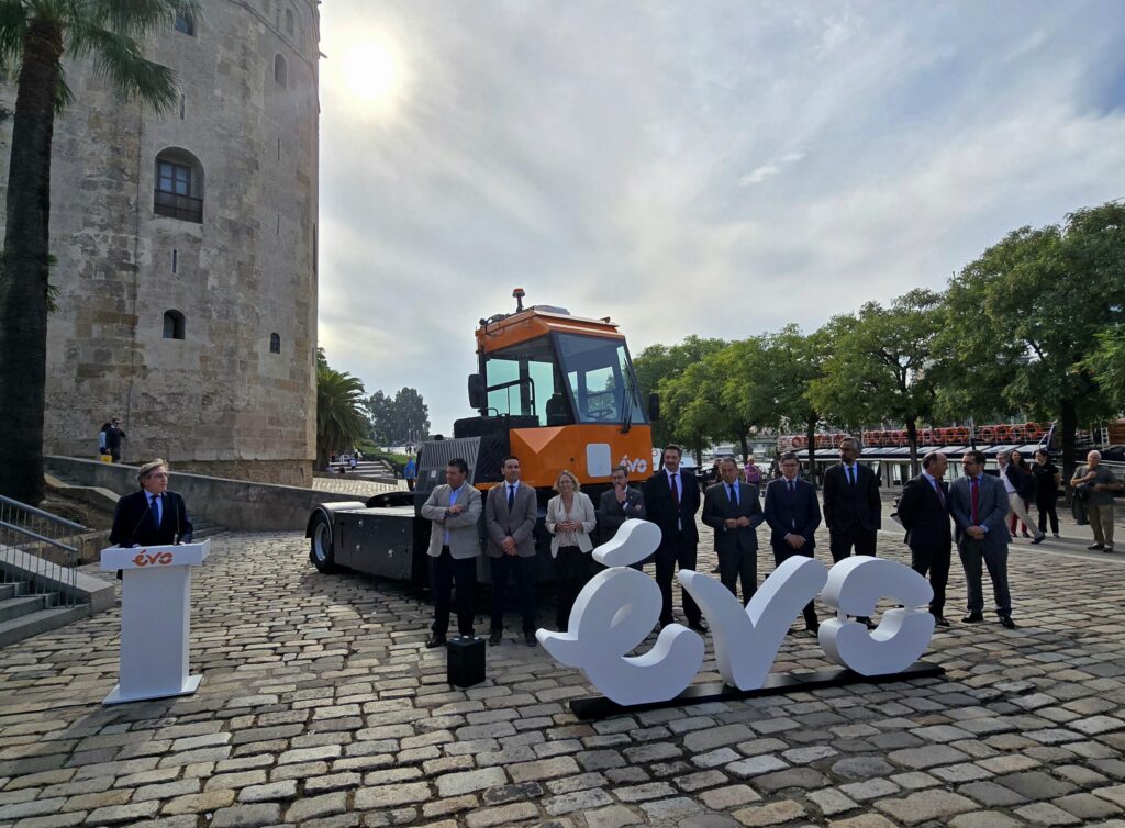 El Puerto de Sevilla participa en la presentación del vehículo de hidrógeno H2Tractor