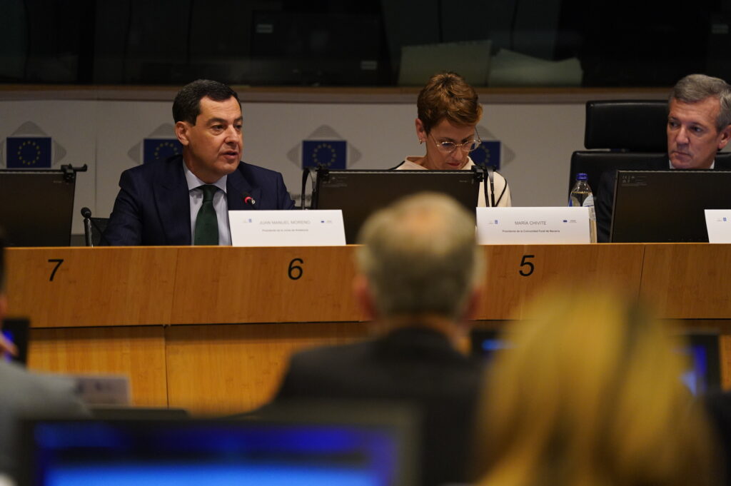 Moreno defiende la importancia de las regiones en Europa y pide a la Comisión que les garantice fondos