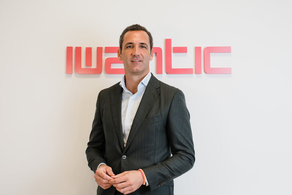 España eleva hasta 130.000 euros el salario de los líderes de datos y 120.000 euros el de ciberseguridad, según el Estudio de IwanTic.