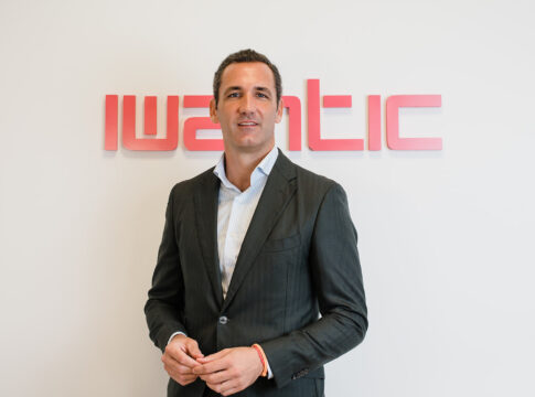 España eleva hasta 130.000 euros el salario de los líderes de datos y 120.000 euros el de ciberseguridad, según el Estudio de IwanTic.