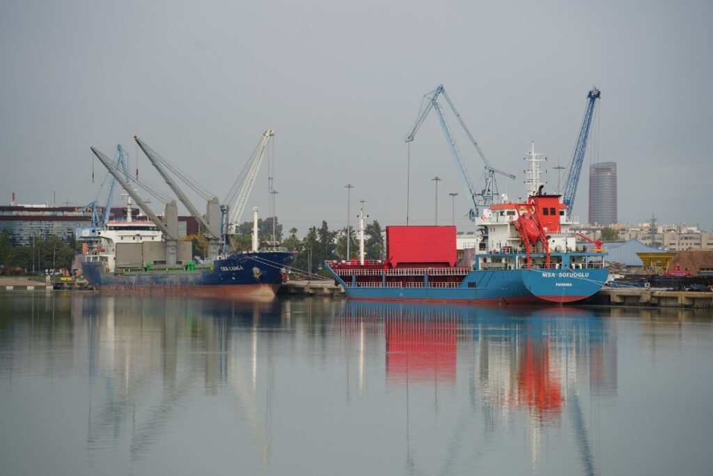 El Puerto de Sevilla crece un 3 % en tráfico de mercancías en 2025 hasta superar los 4,4 millones de toneladas