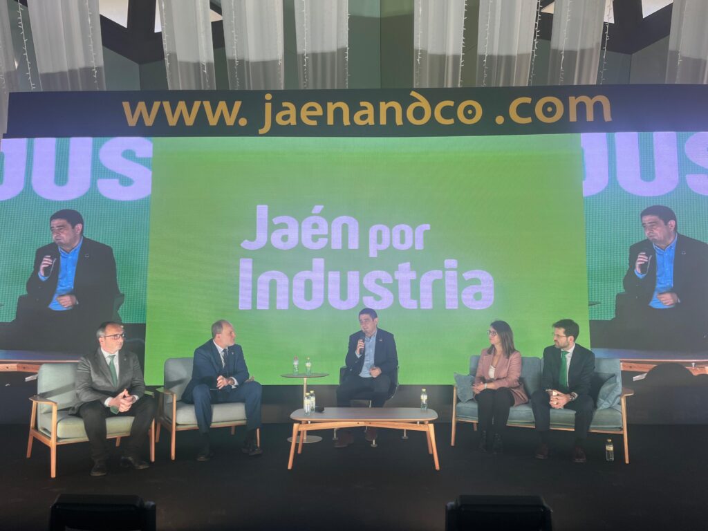 Reyes valora la celebración de foros como Jaén & Co para visibilizar el crecimiento empresarial en la provincia