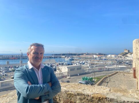 Jorge Benítez Navarro (Primer Teniente de Alcalde Coordinador del área de Desarrollo Turístico de Tarifa) : “Tarifa apuesta por un turismo sostenible y diversificado que beneficie a visitantes y vecinos”