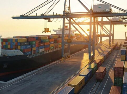 Andalucía cierra 2025 como el segundo mejor año exportador de su historia, con más de 40.000 millones y superávit comercial, frente al déficit de España