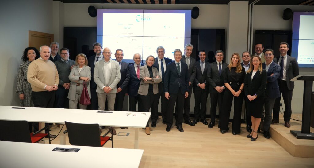 SEVILLA CITY ONE CIERRA 2025 CON CERCA DE 30 NUEVAS ADHESIONES Y DEFINE SU HOJA DE RUTA PARA 2026 EN EL COLEGIO DE ECONOMISTAS DE SEVILLA