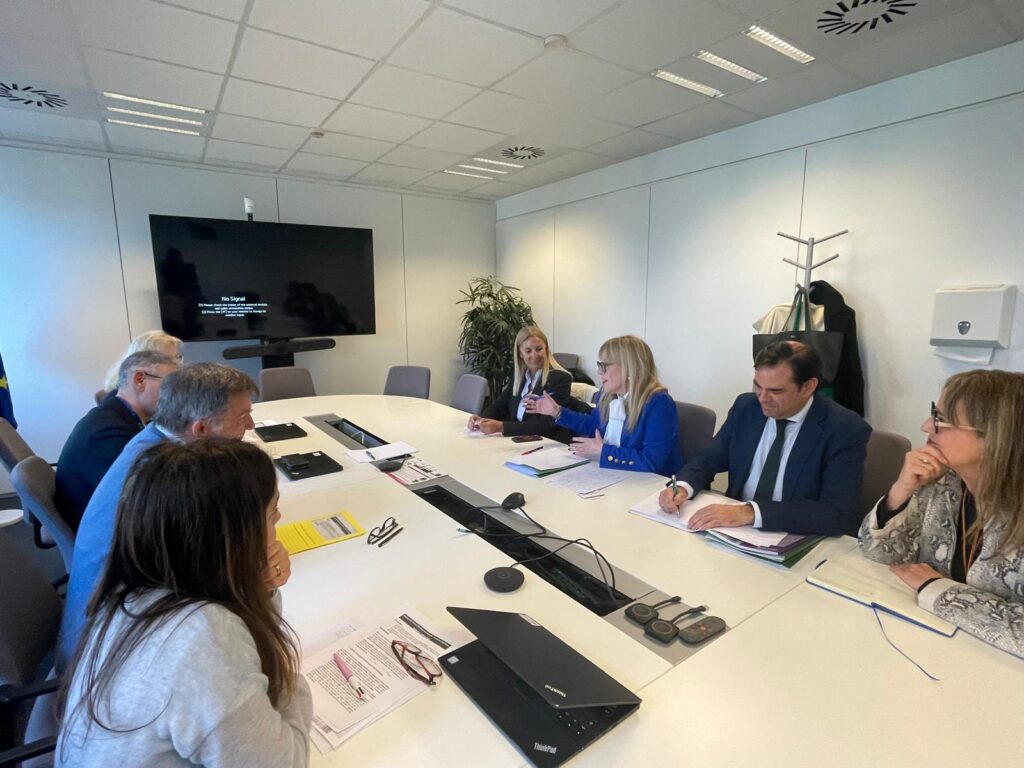 La Junta defiende el papel de las regiones en el presupuesto de la UE y reclama en Bruselas ayudas por las borrascas