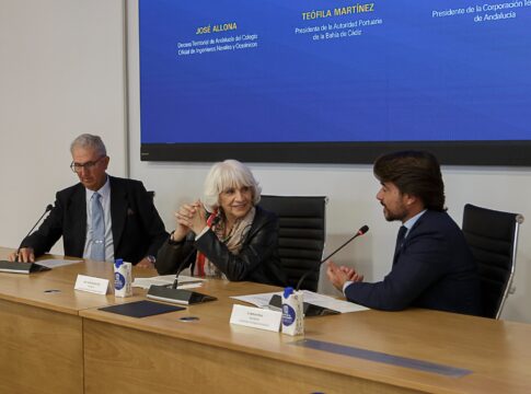 El Puerto de Cádiz analiza la implantación del primer sistema OPS para cruceros de España