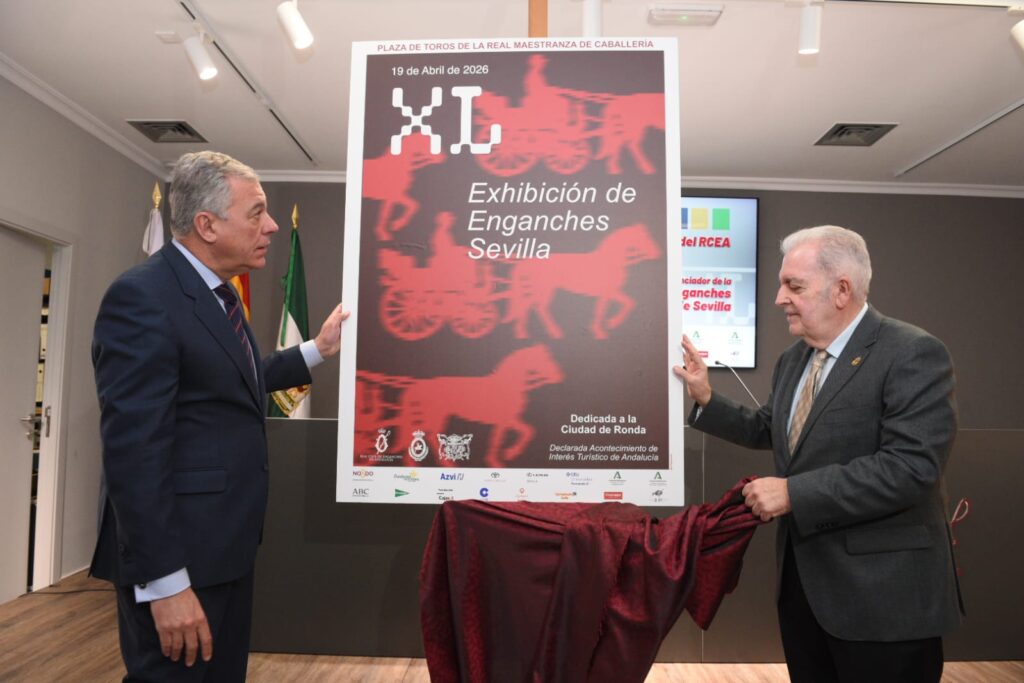 El alcalde de Sevilla inaugura la Sala de Exposiciones del Real Club de Enganches de Andalucía
