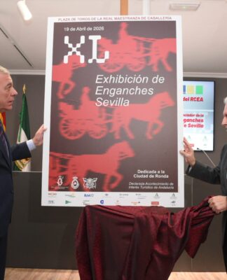 El alcalde de Sevilla inaugura la Sala de Exposiciones del Real Club de Enganches de Andalucía