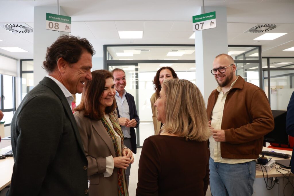 La oficina de empleo de Barbate atiende a más de 2.100 personas de media al año