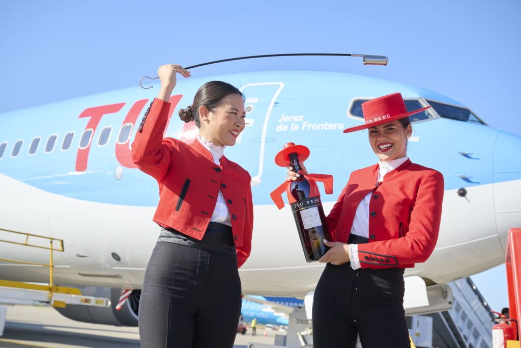 TUI bautiza un Boeing 737 con el nombre de Jerez de la Frontera y refuerza la proyección internacional de Andalucía
