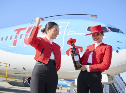TUI bautiza un Boeing 737 con el nombre de Jerez de la Frontera y refuerza la proyección internacional de Andalucía