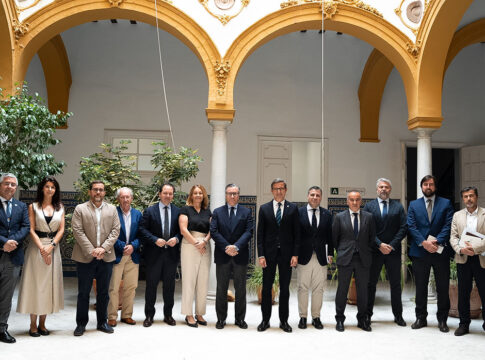 Junta y el sector de la defensa se alían para reforzar el papel de la industria andaluza