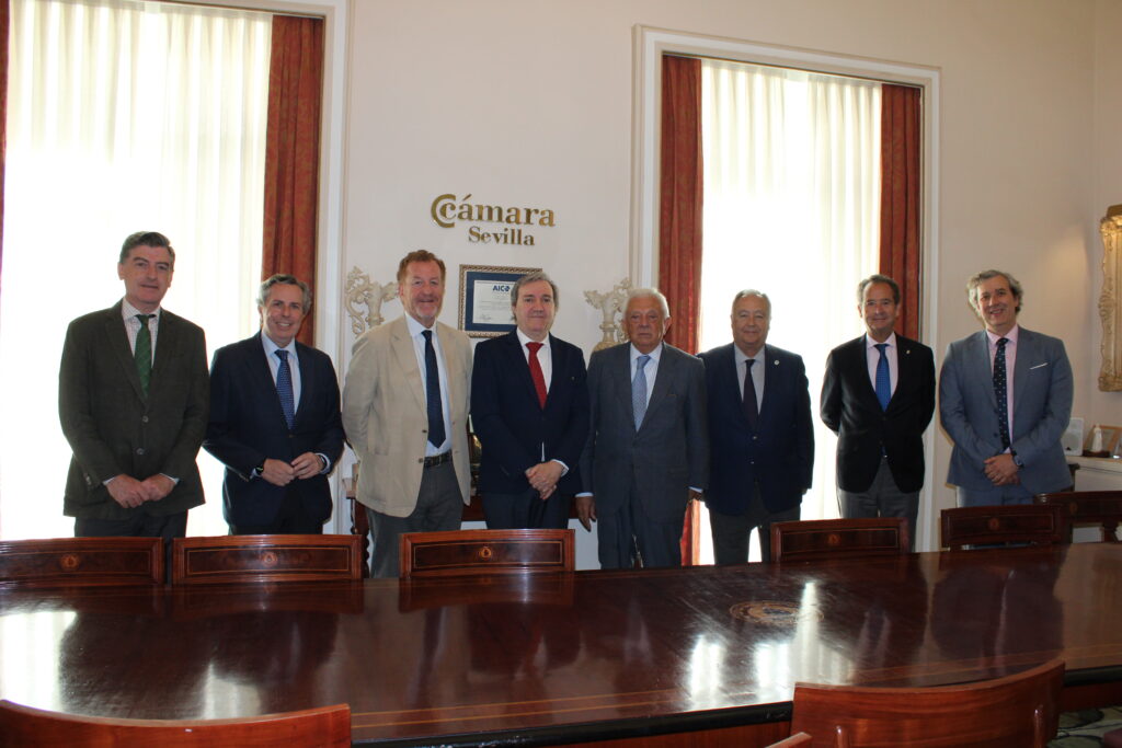 El nuevo Presidente de la Asociación de Hoteles de Sevilla visita la Cámara de Comercio para estrechar lazos en el sector turístico