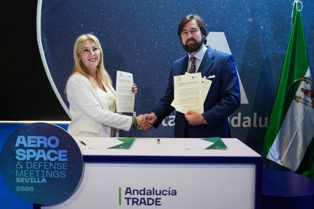 Carolina España y el presidente de Andalucía Aerospace renuevan el convenio con Andalucía TRADE y añaden la innovación a su colaboración